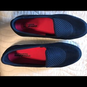 BNWT Comfort Skecher slip on